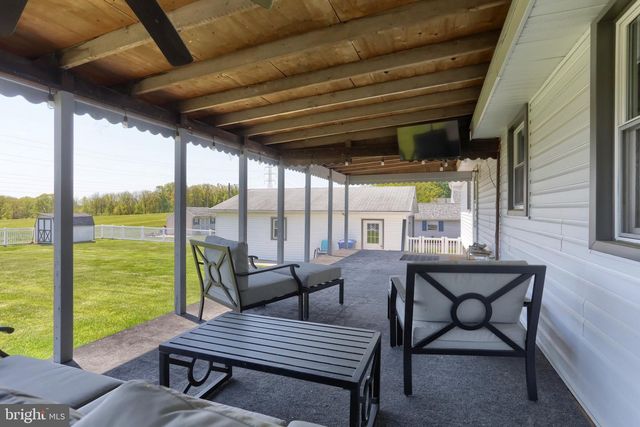530 E ROSEBUD RD, Myerstown, PA 17067