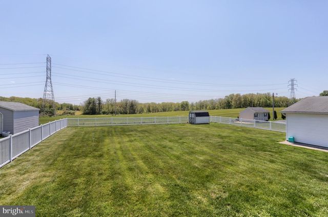 530 E ROSEBUD RD, Myerstown, PA 17067