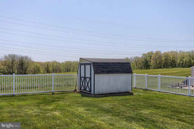 530 E ROSEBUD RD, Myerstown, PA 17067