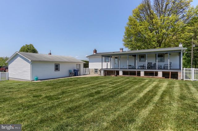 530 E ROSEBUD RD, Myerstown, PA 17067