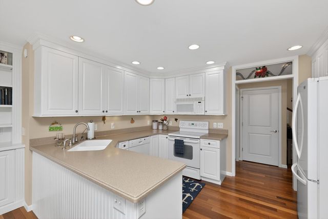 11094 Harbor Drive, Three Rivers, MI 49093