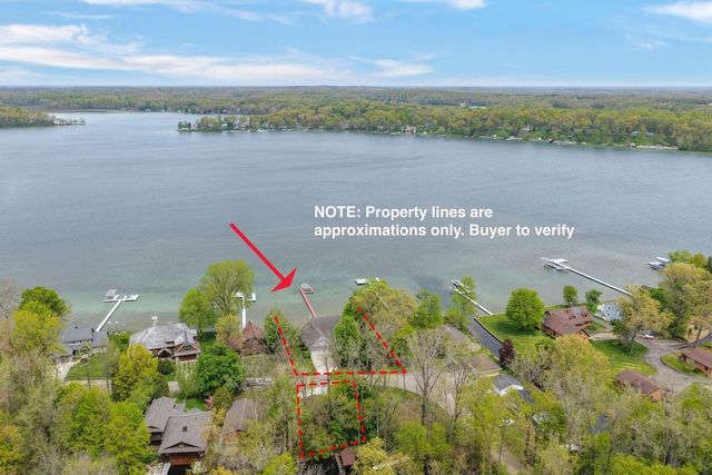 11094 Harbor Drive, Three Rivers, MI 49093