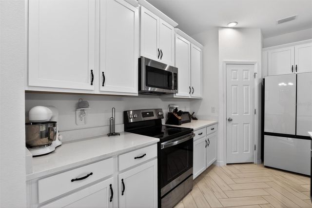 589 JUPITER BEACH ROAD, Groveland, FL 34736