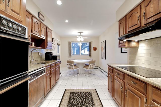 1066 Cedarhurst Street, Valley Stream, NY 11581