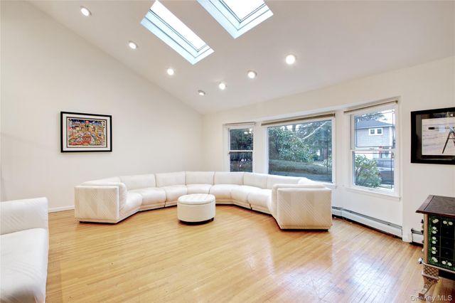 1066 Cedarhurst Street, Valley Stream, NY 11581