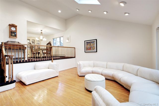 1066 Cedarhurst Street, Valley Stream, NY 11581