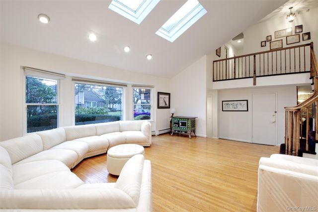 1066 Cedarhurst Street, Valley Stream, NY 11581