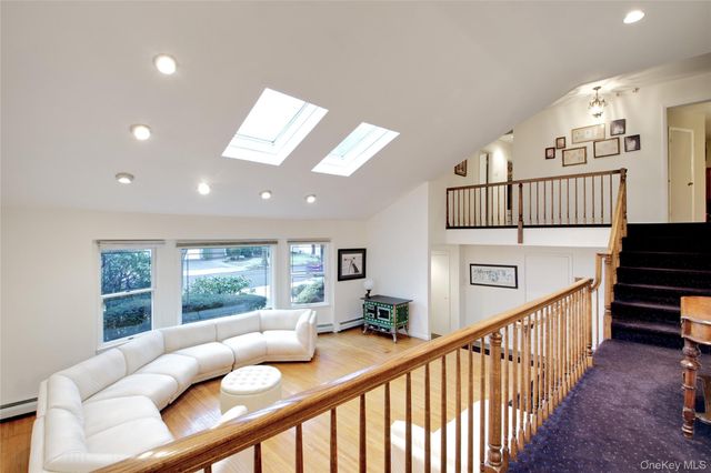 1066 Cedarhurst Street, Valley Stream, NY 11581