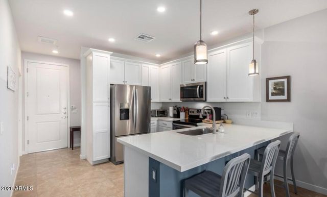 2511 W QUEEN CREEK Road 143, Chandler, AZ 85248