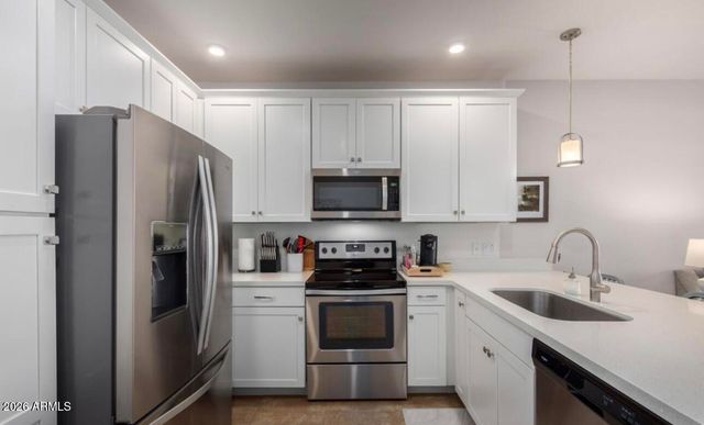 2511 W QUEEN CREEK Road 143, Chandler, AZ 85248