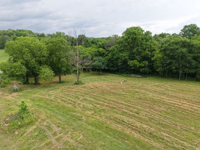2740 Callis Rd, Lebanon, TN 37090
