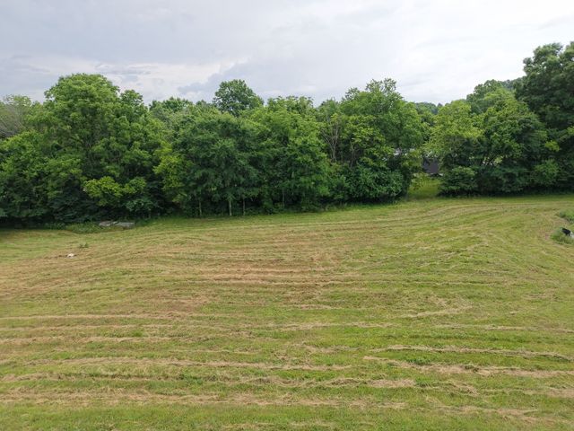 2740 Callis Rd, Lebanon, TN 37090