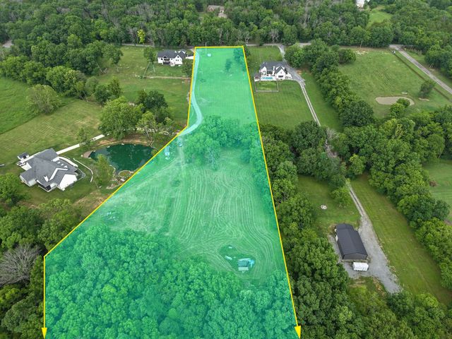 2740 Callis Rd, Lebanon, TN 37090