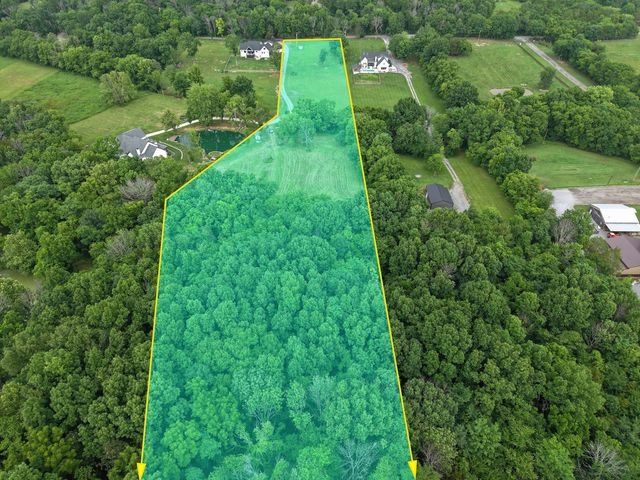 2740 Callis Rd, Lebanon, TN 37090