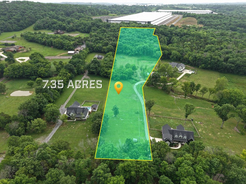 2740 Callis Rd, Lebanon, TN 37090