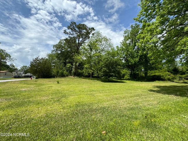 121 Poplar Street, Jacksonville, NC 28540
