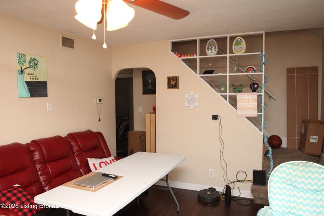 2824 Yorkshire Blvd, Louisville, KY 40220