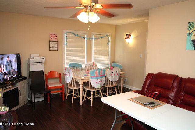 2824 Yorkshire Blvd, Louisville, KY 40220