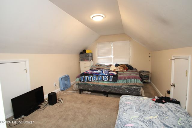 2824 Yorkshire Blvd, Louisville, KY 40220