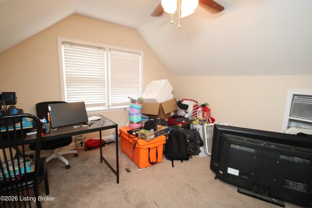 2824 Yorkshire Blvd, Louisville, KY 40220