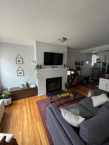 631 W ROSCOE Street C1, Chicago, IL 60657