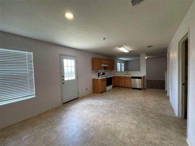 2801 Mockingbird Street, Royse City, TX 75189