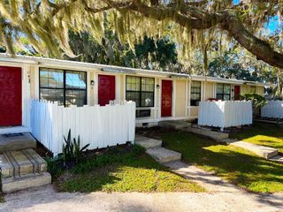 420-420 MILLS STREET 13, Leesburg, FL 34748