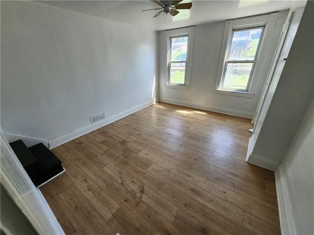 724 Hemlock Aly, Glassport, PA 15045