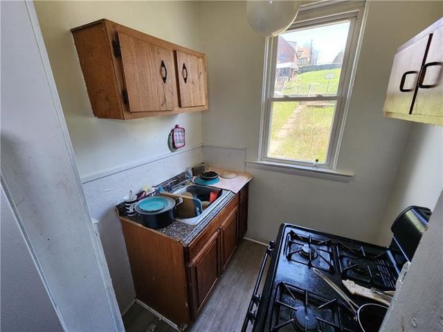 724 Hemlock Aly, Glassport, PA 15045