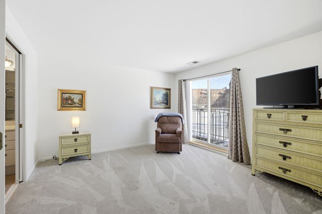 815 Leicester Road 109, Elk Grove Village, IL 60007