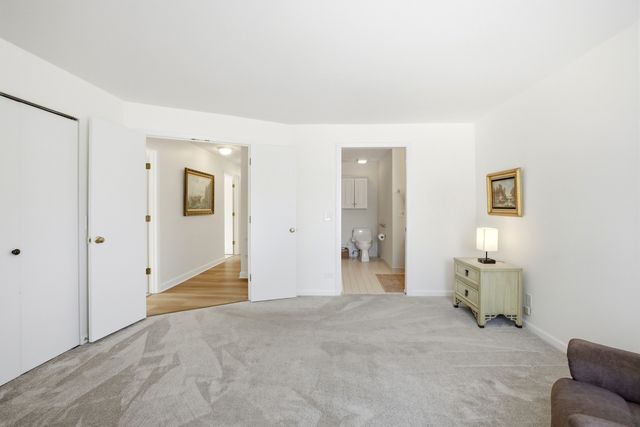 815 Leicester Road 109, Elk Grove Village, IL 60007