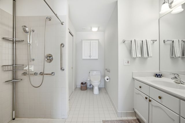 815 Leicester Road 109, Elk Grove Village, IL 60007