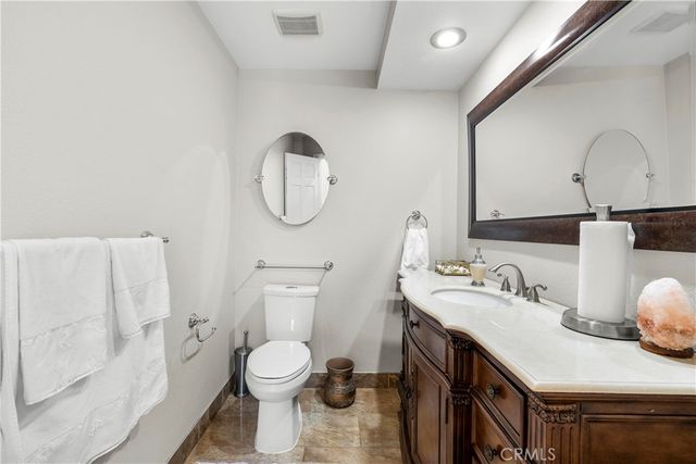 6056 Lake Lindero, Agoura Hills, CA 91301