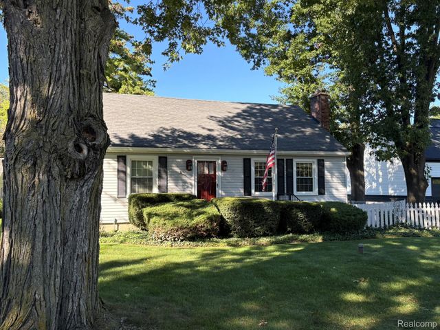 11855 31 Mile Road, Washington Township, MI 48095