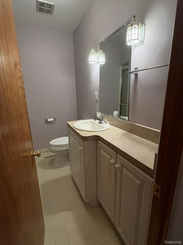 11855 31 Mile Road, Washington Township, MI 48095
