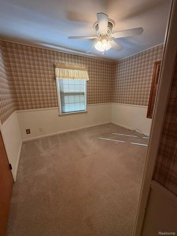 11855 31 Mile Road, Washington Township, MI 48095