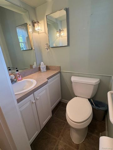 11855 31 Mile Road, Washington Township, MI 48095