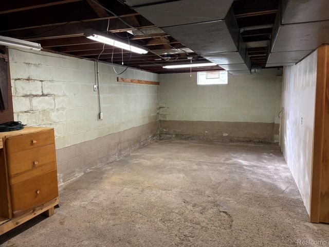 11855 31 Mile Road, Washington Township, MI 48095
