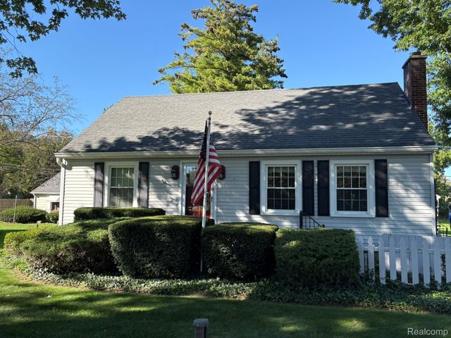 11855 31 Mile Road, Washington Township, MI 48095
