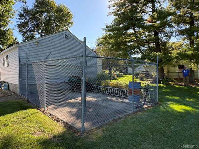 11855 31 Mile Road, Washington Township, MI 48095