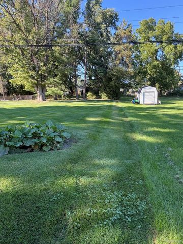 11855 31 Mile Road, Washington Township, MI 48095