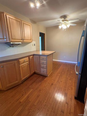 11855 31 Mile Road, Washington Township, MI 48095