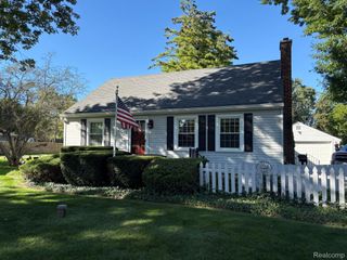 11855 31 Mile Road, Washington Township, MI 48095