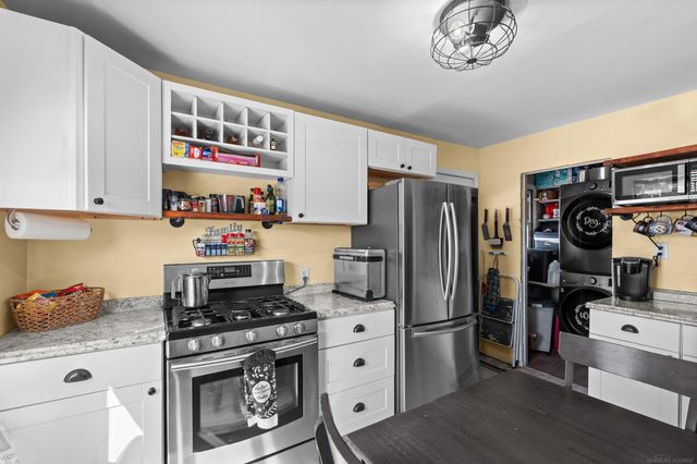 691 E Bennett Avenue, Ferndale, MI 48220