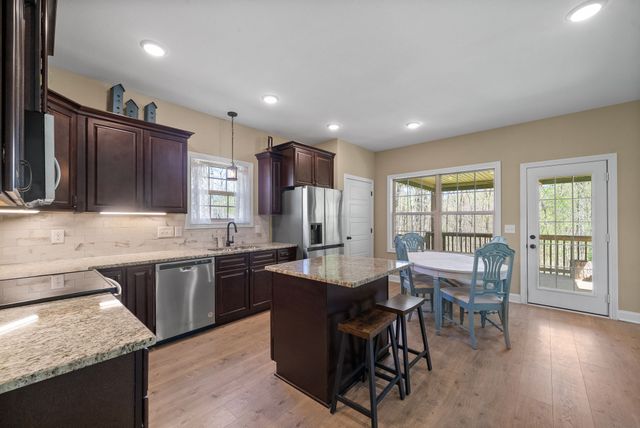 4406 Memory Ln, Adams, TN 37010