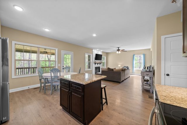 4406 Memory Ln, Adams, TN 37010