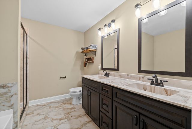 4406 Memory Ln, Adams, TN 37010