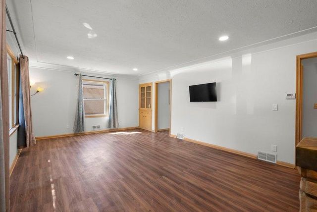 1689 Edgemont Street, Maplewood, MN 55117