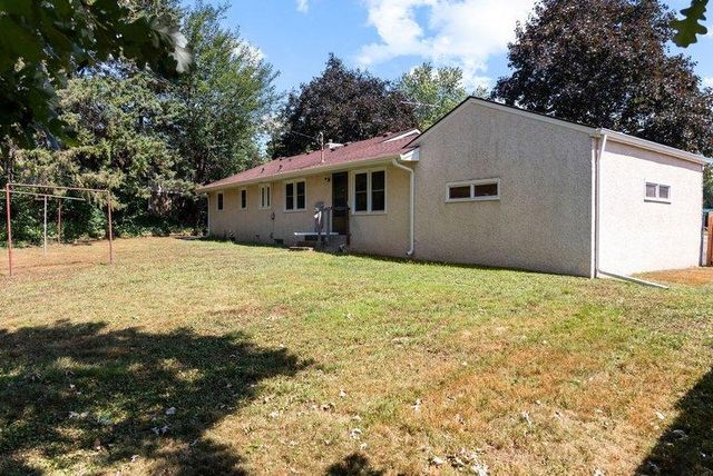 1689 Edgemont Street, Maplewood, MN 55117