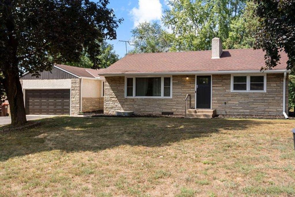 1689 Edgemont Street, Maplewood, MN 55117 — exterior